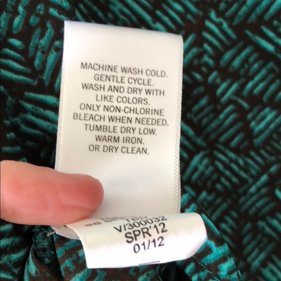 Banana Republic Factory Blouse - Picture 5 of 5